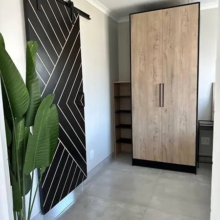 Monte Serrat Views - Spacious 1 Bedroom Apartment Cape Town Exterior photo