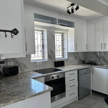 Monte Serrat Views - Spacious 1 Bedroom Apartment Cape Town Exterior photo