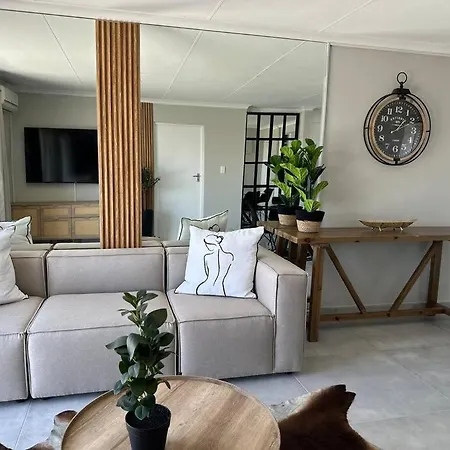 Monte Serrat Views - Spacious 1 Bedroom Apartment Cape Town Exterior photo