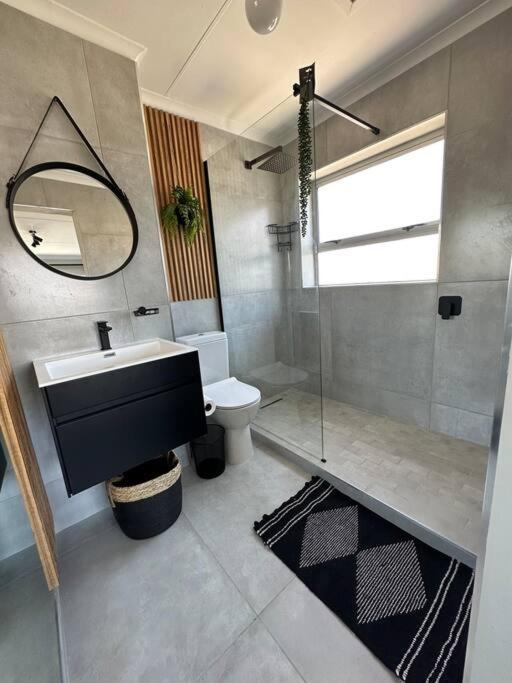 Apartment Monte Serrat Views - Spacious 1 Bedroom Cape Town